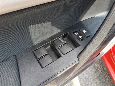 Used 2016 Toyota Corolla LE image 10