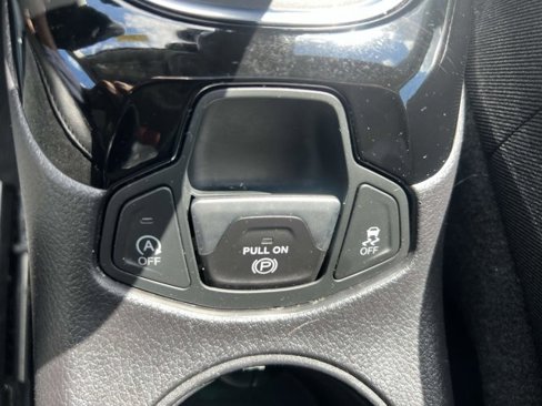 Certified 2021 Jeep Compass Limited w/ Sun and Sound Group image 33