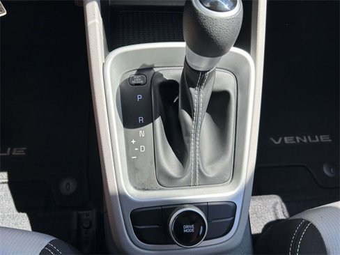Certified 2020 Hyundai Venue SEL image 24