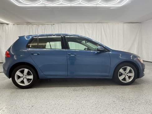Used 2017 Volkswagen Golf Wolfsburg Edition image 2