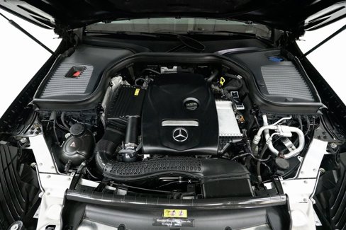 Used 2018 Mercedes-Benz GLC 300 4MATIC image 3