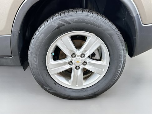 Used 2020 Chevrolet Trax LT w/ LT Convenience Package image 27