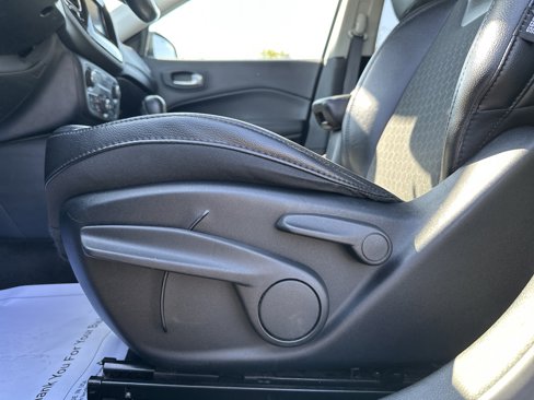 Used 2019 Jeep Compass Altitude image 24