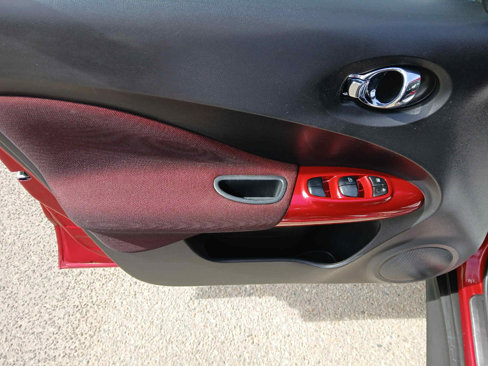 Used 2011 Nissan Juke SV w/ Chrome Pkg image 23