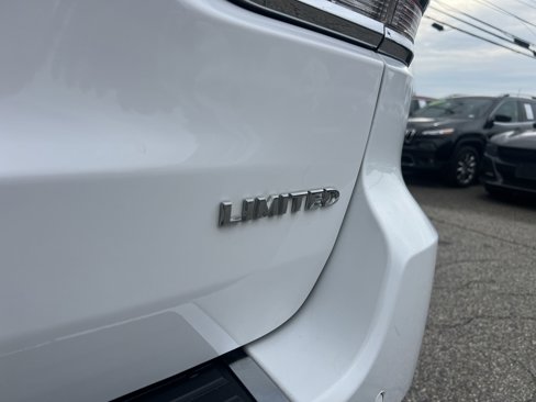 Used 2019 Jeep Grand Cherokee Limited image 13