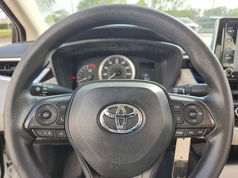 Used 2021 Toyota Corolla LE image 18