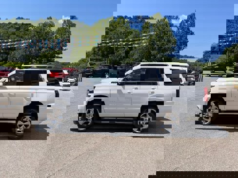Used 2019 Chevrolet Tahoe LS w/ All-Season Package image 10