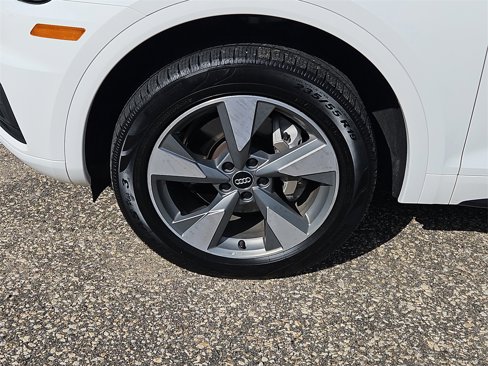 Used 2020 Audi Q5 2.0T Premium w/ Titanium Sport Package image 7