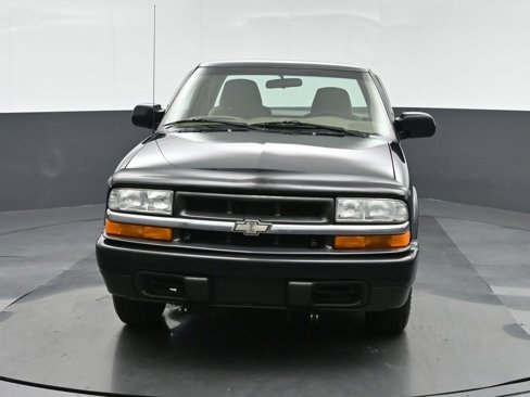 Used 2001 Chevrolet S10 Pickup 2WD Extended Cab w/ Comfort Convenience Pkg image 2