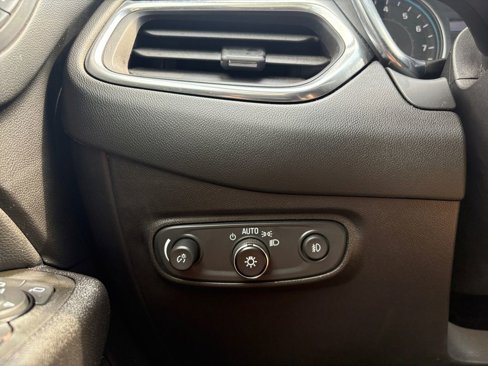 Used 2021 Chevrolet Equinox LT image 4