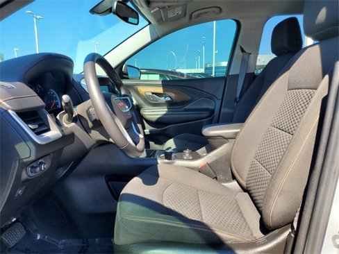 Used 2018 GMC Terrain SLE w/ Driver Convenience Package image 4
