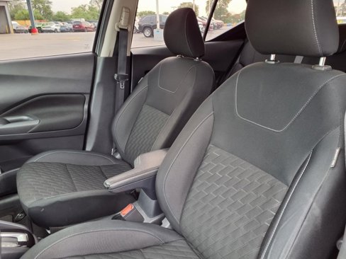 Used 2021 Nissan Kicks S image 9