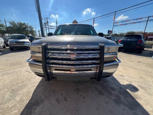 Used 2001 Chevrolet Tahoe LT w/ LT Preferred Equipment Group image 2
