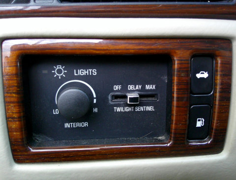 Used 1995 Cadillac De Ville Concours image 19