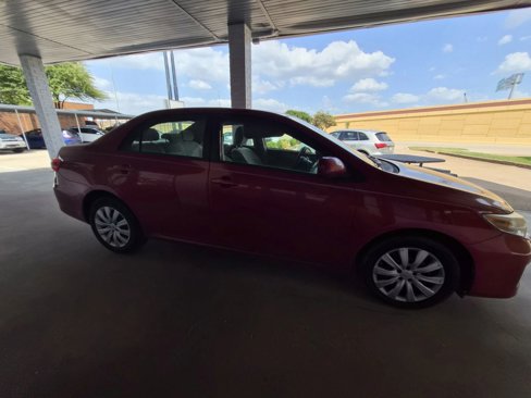 Used 2012 Toyota Corolla LE image 7
