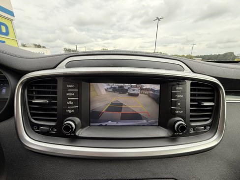 Used 2020 Kia Sorento LX image 29