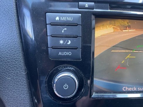 Used 2020 Nissan Rogue Sport S image 36