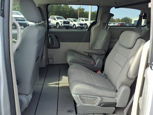 Used 2008 Chrysler Town & Country Touring image 24