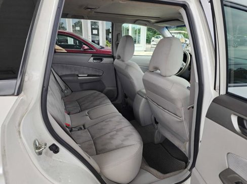 Used 2010 Subaru Forester 2.5X Premium image 15