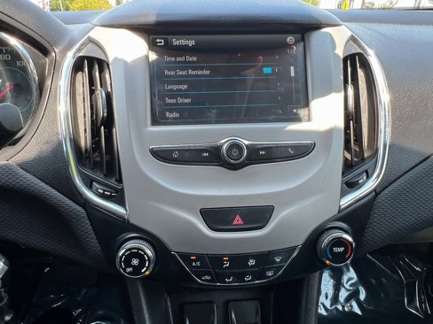 Used 2018 Chevrolet Cruze LS image 19