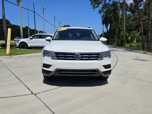 Used 2020 Volkswagen Tiguan SE w/ Panoramic Sunroof Package image 2
