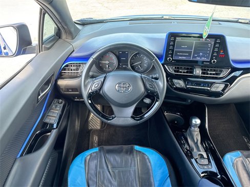Used 2022 Toyota C-HR XLE image 14