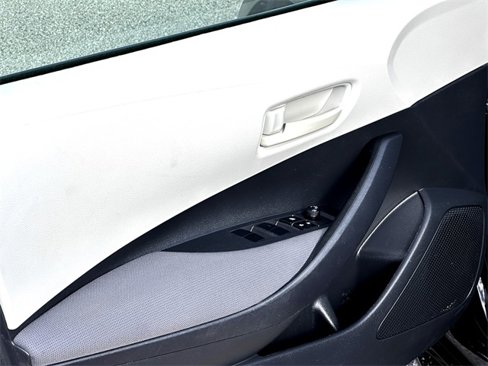 Used 2023 Toyota Corolla LE image 11