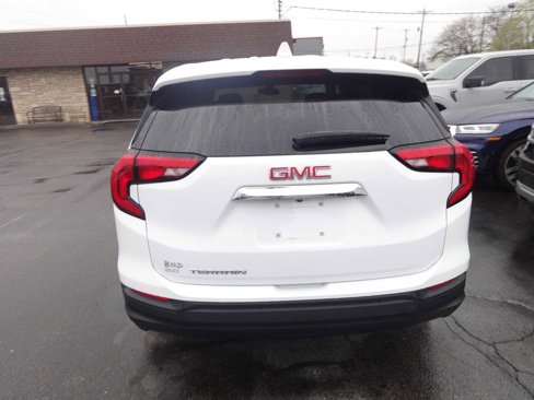 Used 2020 GMC Terrain SLE w/ LPO, Floor Liner Package image 6