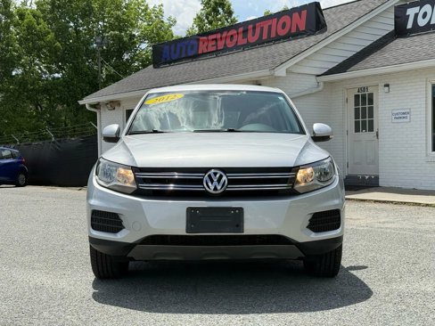 Used 2012 Volkswagen Tiguan S image 2