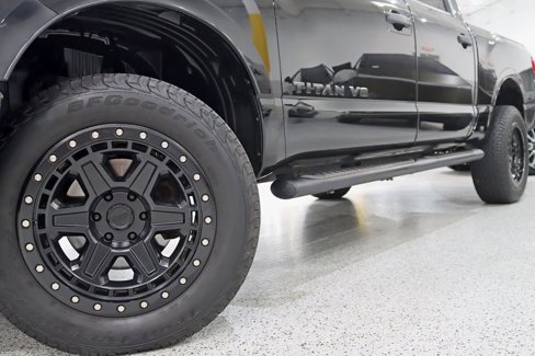 Used 2018 Nissan Titan SV w/ SV Convenience Package image 4