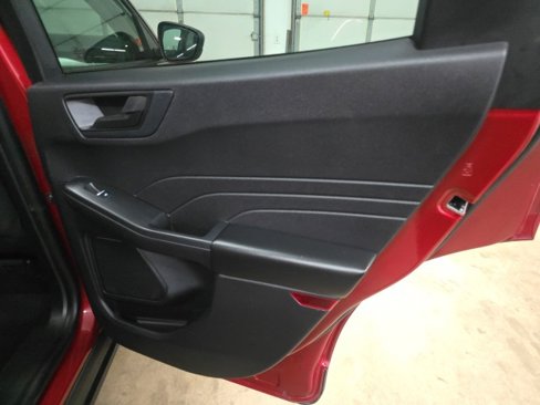 Used 2022 Ford Escape SE w/ SE Sport Appearance Package image 7