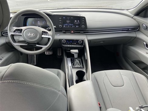 Used 2025 Hyundai Elantra Sport image 10