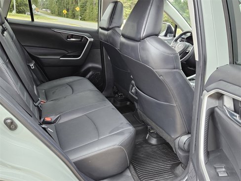 Used 2023 Toyota RAV4 XLE Premium image 12
