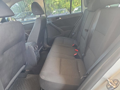 Used 2017 Volkswagen Tiguan Limited image 11