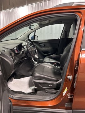 Used 2019 Chevrolet Trax LT w/ LT Convenience Package image 18