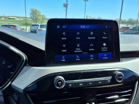 Used 2020 Ford Escape SE image 18
