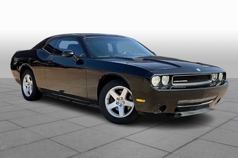 Used 2009 Dodge Challenger SE image 3
