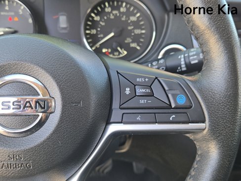 Used 2020 Nissan Rogue SV w/ Premium Package image 32