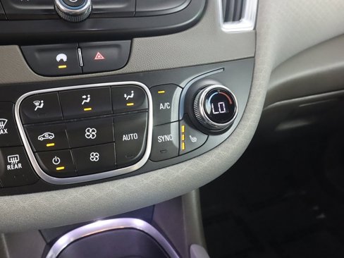 Used 2020 Chevrolet Malibu LT image 44