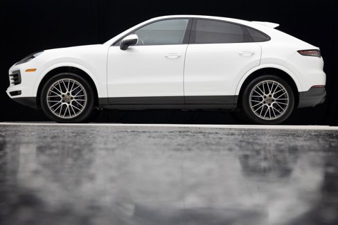 Used 2022 Porsche Cayenne Platinum Edition image 18