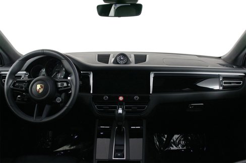 Certified 2025 Porsche Macan Turbo image 11