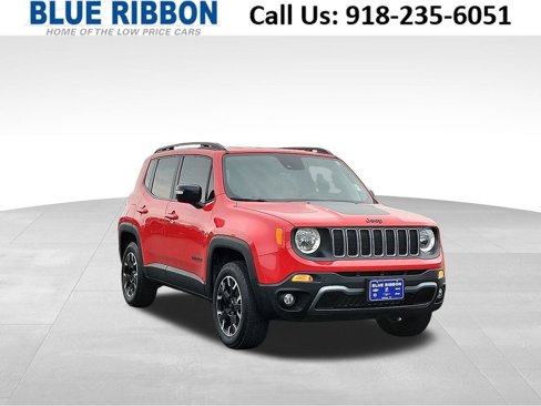Used 2023 Jeep Renegade Latitude image 1