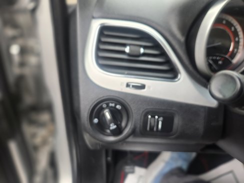 Used 2013 Dodge Journey SXT w/ Flexible Seating Group image 43
