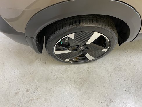 Used 2025 Nissan Kicks SR image 13