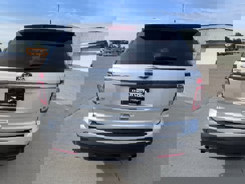 Used 2015 Ford Explorer XLT w/ Equipment Group 202B image 10