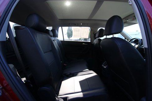 Used 2018 Volkswagen Tiguan SEL w/ 3rd Row Seat Package image 23