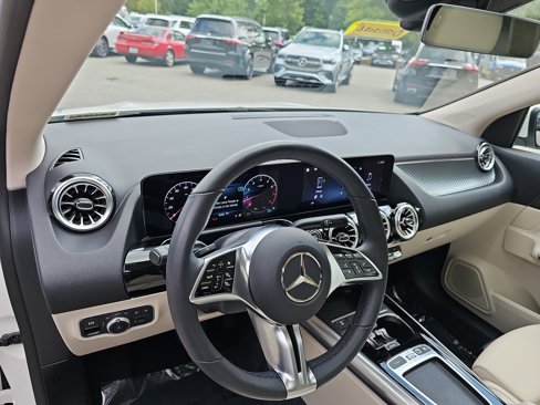 Certified 2025 Mercedes-Benz GLA 250 image 18