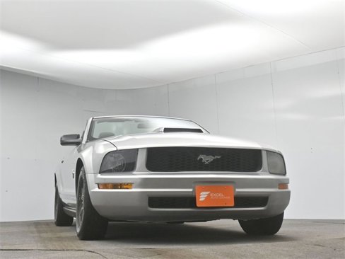 Used 2009 Ford Mustang Convertible image 30