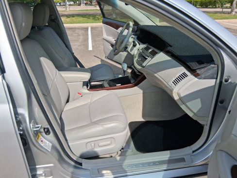 Used 2009 Toyota Avalon XLS image 11