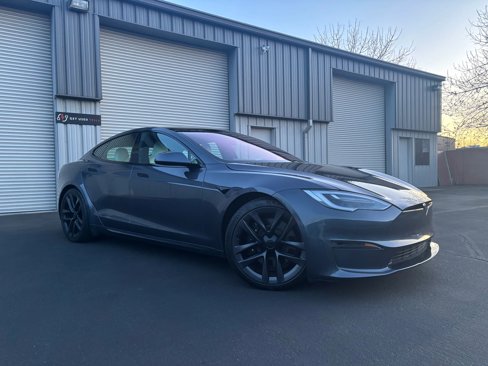 Used 2022 Tesla Model S Plaid image 2